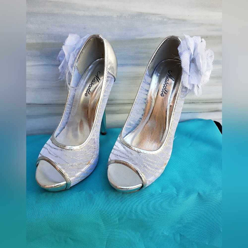 Mascotte Silver Heels with Flower - Size 6
